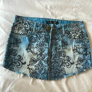 printed denim skirt from the Brazilian brand Caos.